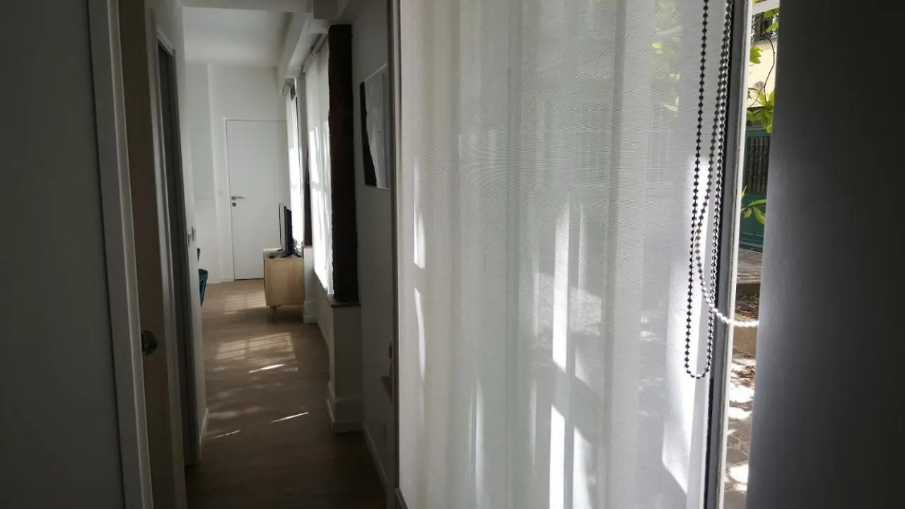 Transparent Marais Apartment